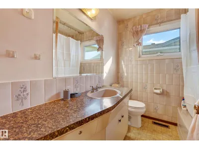7615 135A AV NW NW photo 17
