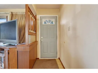 7615 135A AV NW NW photo 4