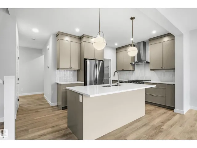 2372 MUCKLEPLUM WY SW, Edmonton