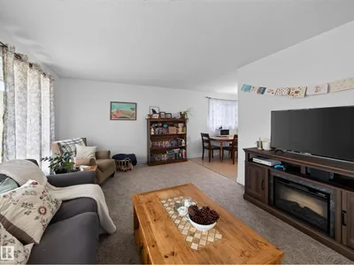 10136 81 ST NW photo 54