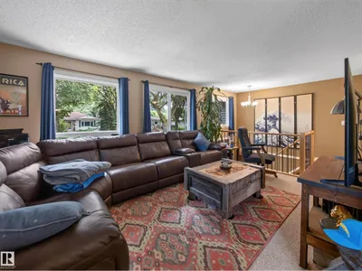 10136 81 ST NW photo 39