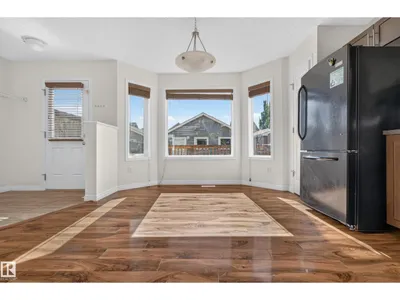 6933 21A AV SW photo 28