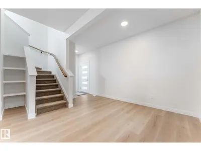 12033 92 ST NW photo 9