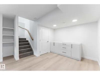 12033 92 ST NW photo 35