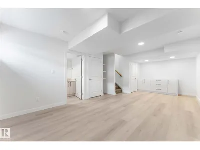 12033 92 ST NW photo 39