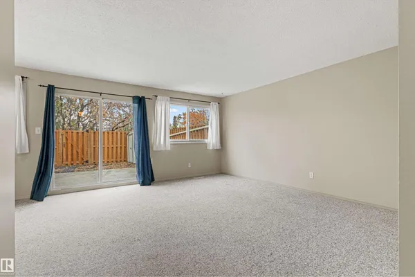 55 ROYAL RD NW photo 3