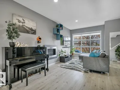 7435 181 AV NW photo 11
