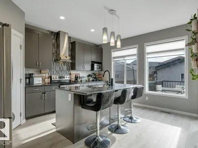 7435 181 AV NW photo 15