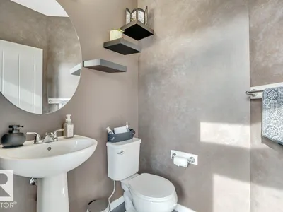 7435 181 AV NW photo 20