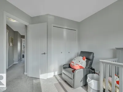7435 181 AV NW photo 33