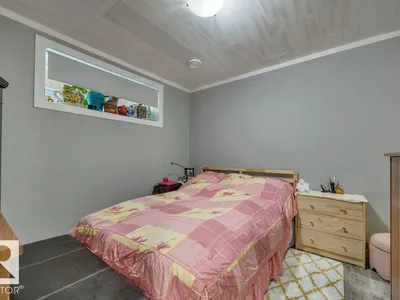 7435 181 AV NW photo 40