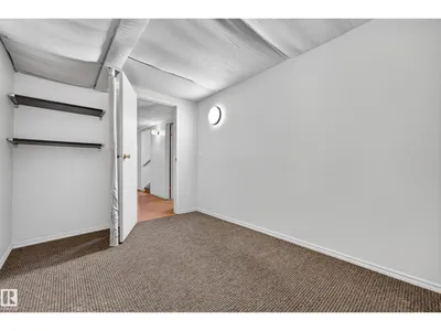 11727 27 AV NW photo 40