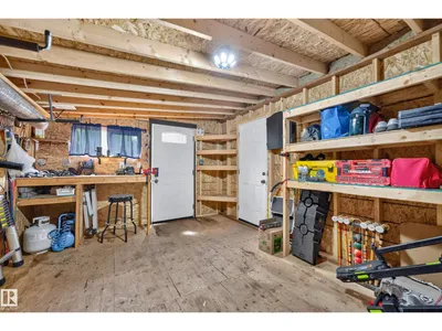11727 27 AV NW photo 46