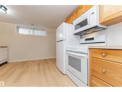 29 GRENFELL AV photo 26