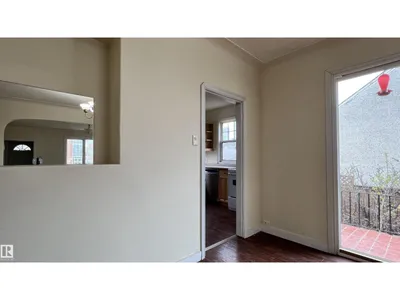 10839 109 ST NW photo 17