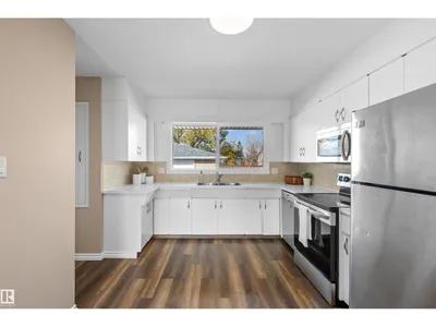 10420 36A AV NW photo 15