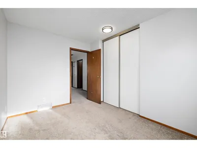18923 82 AV NW photo 27
