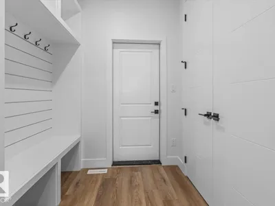 21 Sorel AV photo 7