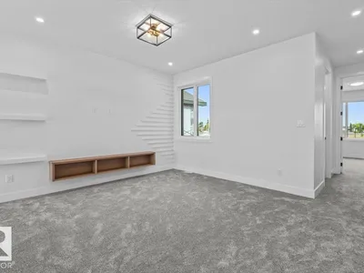 21 Sorel AV photo 19