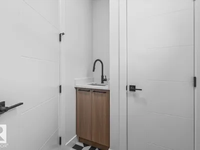 21 Sorel AV photo 25