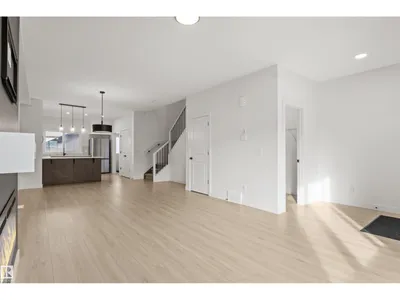 317 JUNIPER CV photo 10