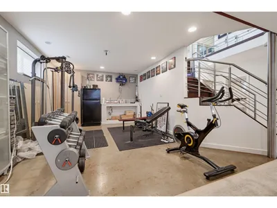 10427 134 ST NW photo 38