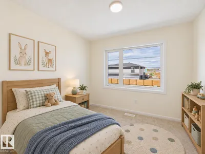 1092 MCLEOD AV photo 7