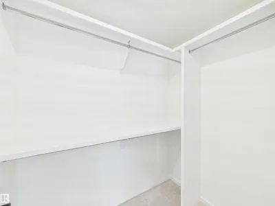 1092 MCLEOD AV photo 43