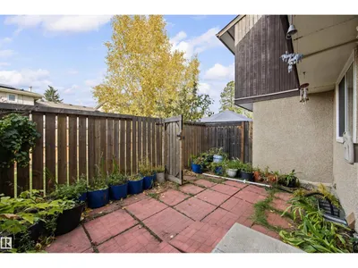2744 105 ST NW photo 4