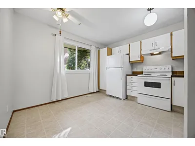 2744 105 ST NW photo 16