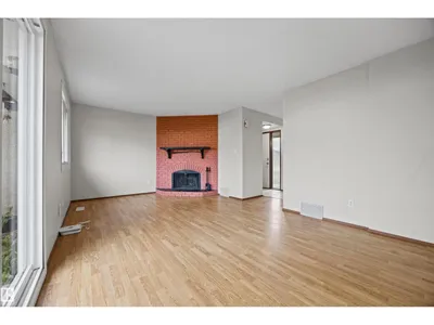 2744 105 ST NW photo 11