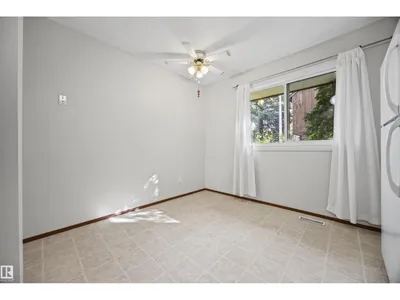 2744 105 ST NW photo 28