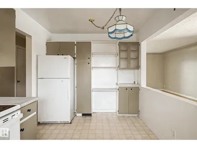 9723 76 ST NW photo 20