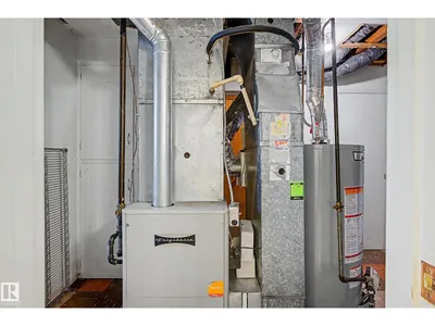 9723 76 ST NW photo 40