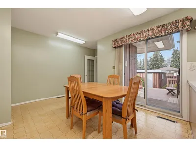 9708 142 ST NW photo 15