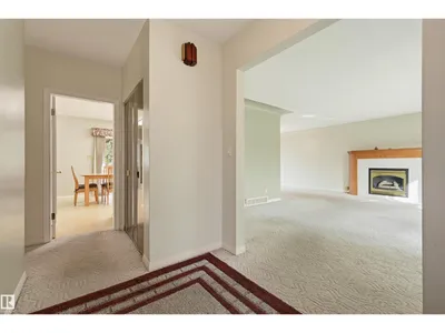 9708 142 ST NW photo 17