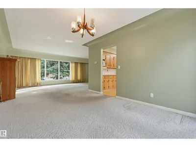 9708 142 ST NW photo 8