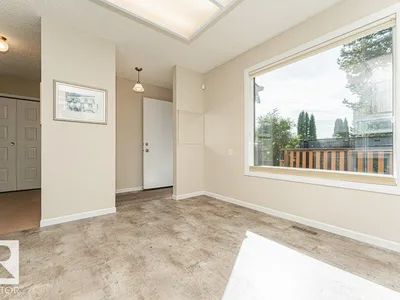 10439 14 AV NW NW photo 23