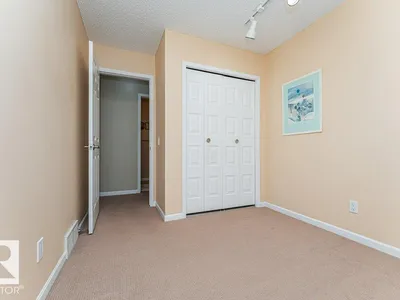 10439 14 AV NW NW photo 30