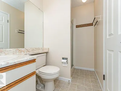 10439 14 AV NW NW photo 28