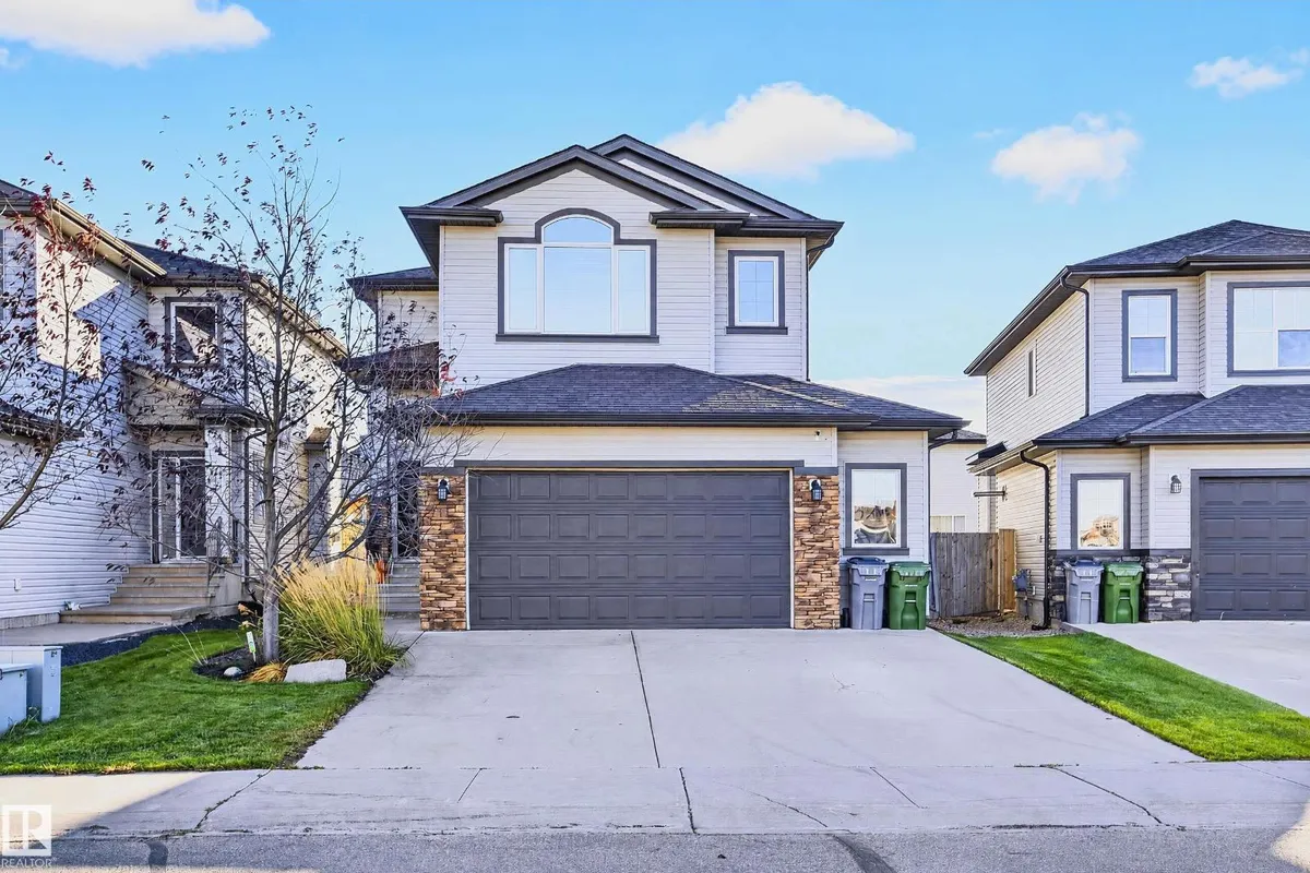 9609 83 AV exterior