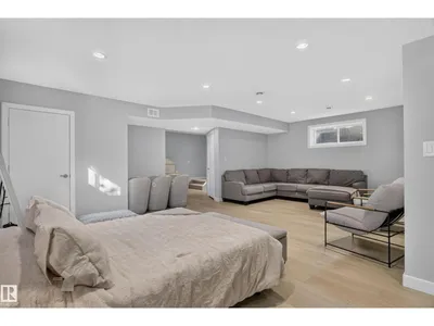 9609 83 AV photo 34