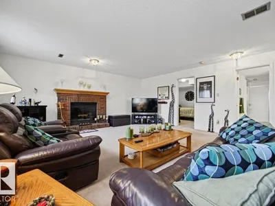 15239 63 ST NW photo 29