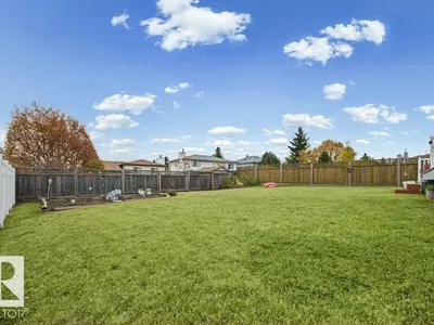 15239 63 ST NW photo 50