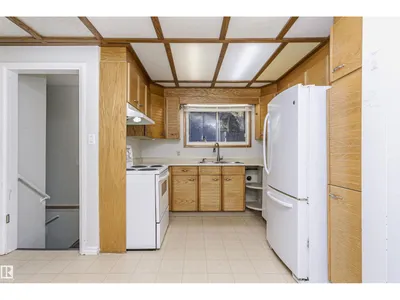7 SHERIDAN DR photo 10