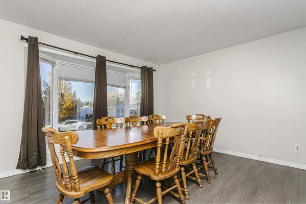 7 SHERIDAN DR photo 3