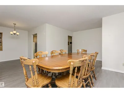7 SHERIDAN DR photo 6
