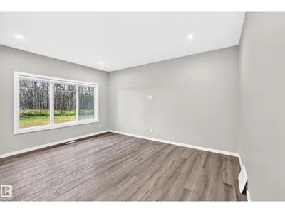 315 35 AV NW photo 15