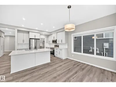 315 35 AV NW photo 18