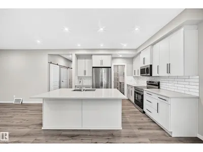 315 35 AV NW photo 6